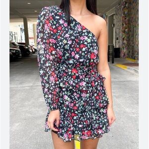 Dee Elle floral one shoulder mini dress, size M; new